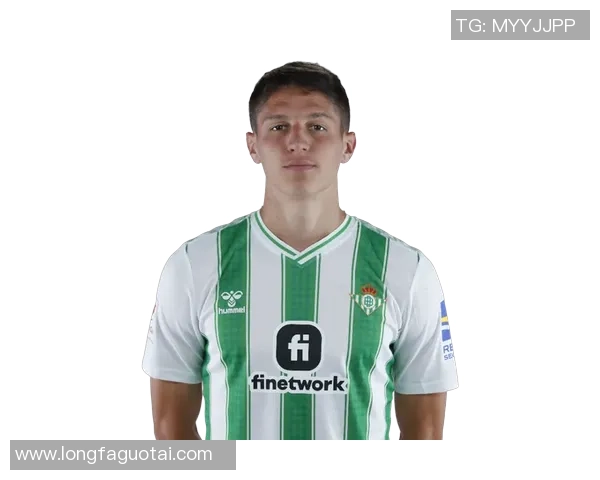 8月25日出生的足球传奇人物与他们的辉煌成就盘点