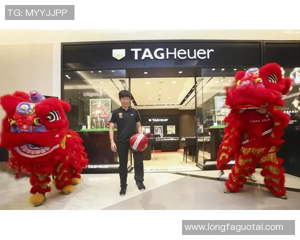 一年一度足球球星拆卡盛典揭幕 见证超值稀有卡片引发的热潮