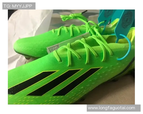 三文鱼足球鞋助力球星飞跃赛场展现无敌魅力