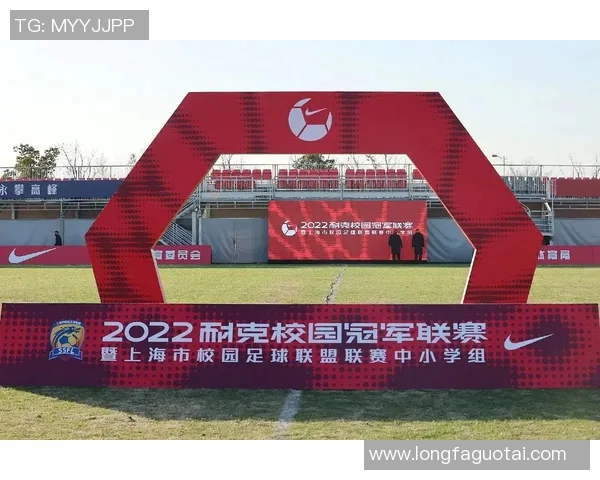 与耐克签约的顶级足球球星有哪些他们的代言合同和影响力分析