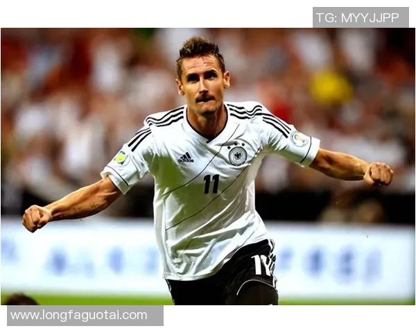 世界足球射门之王三大球星揭秘及其历史性进球瞬间