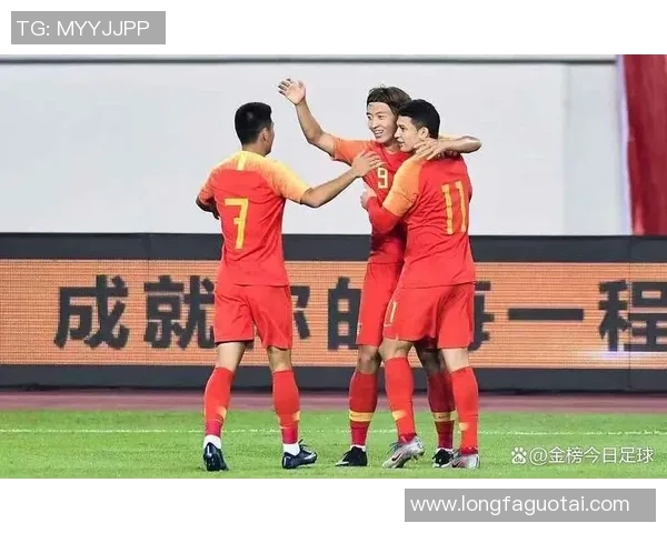 中国足球球星风采展示从巅峰到挑战青春与荣耀交织的运动之路