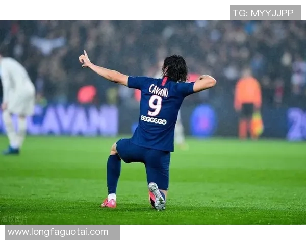 足球场上的C字明星:从C罗到卡瓦尼,他们如何影响世界足坛的格局 足球场上的C字明星:从C罗到卡瓦尼,他们如何影响世界足坛的格局